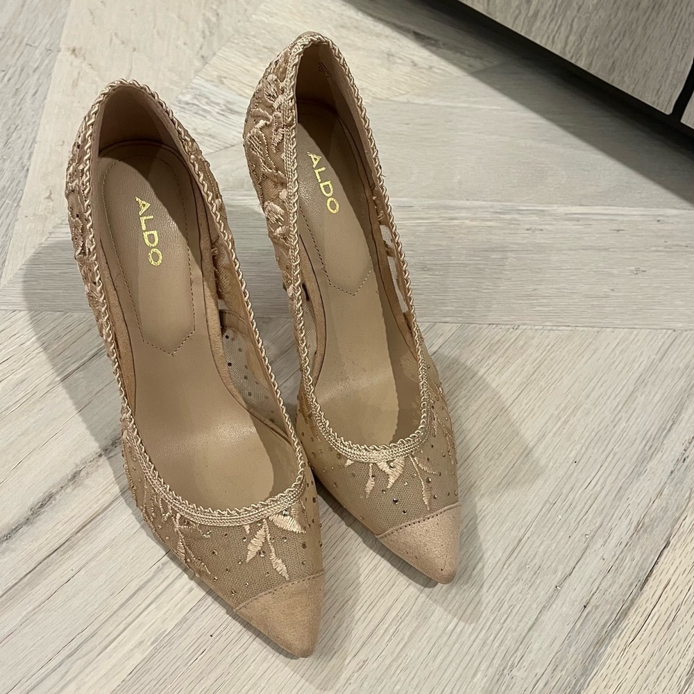 Aldo creamy with lace high heeled shoes.